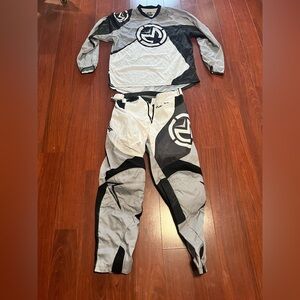 Moose Racing MX Gear - size 34 pants - size large jersey - motocross gear